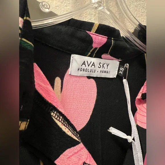 Fighting Eel / Ava Sky NWT Dress Azur Short in Cupid Anthurium XS - Picture 4 of 7